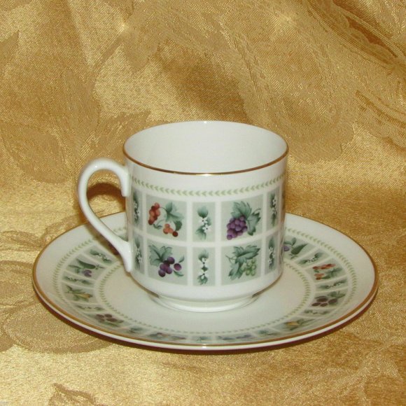 3 Royal Doulton Tapestry Cups & Saucers TC1024 Vintage Fruit Flower Cottagecore - Picture 6 of 10